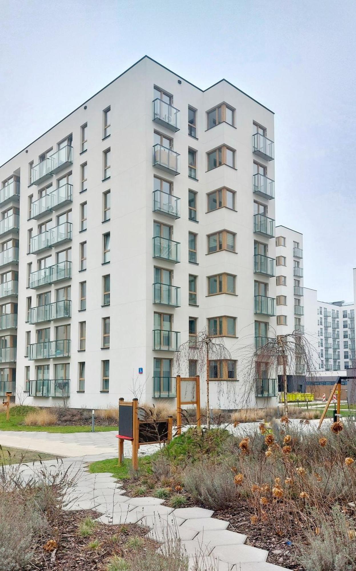 M&r Airport&business Wynalazek - Fast Wi-fi - Underground Garage - Self Check-in - Netflix - 6 Min From Chopin Airport Leilighet *