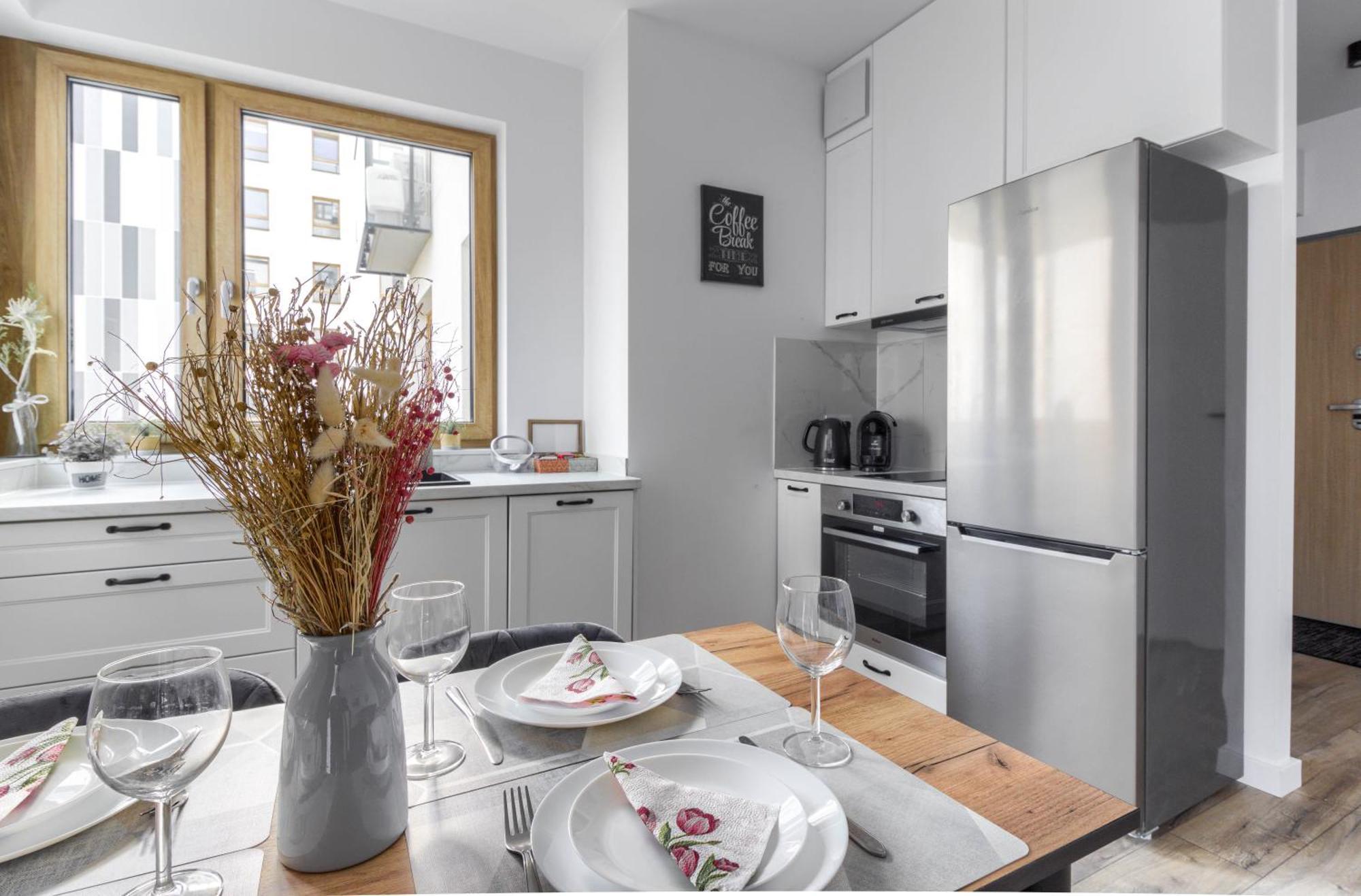 M&r Airport&business Wynalazek - Fast Wi-fi - Underground Garage - Self Check-in - Netflix - 6 Min From Chopin Airport * Warschau